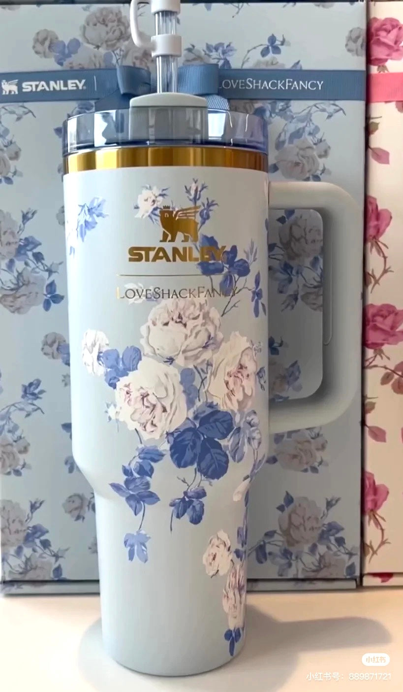 LOVE SHACK FANCY STANLEY CUP (BLUE with FLOWERS)